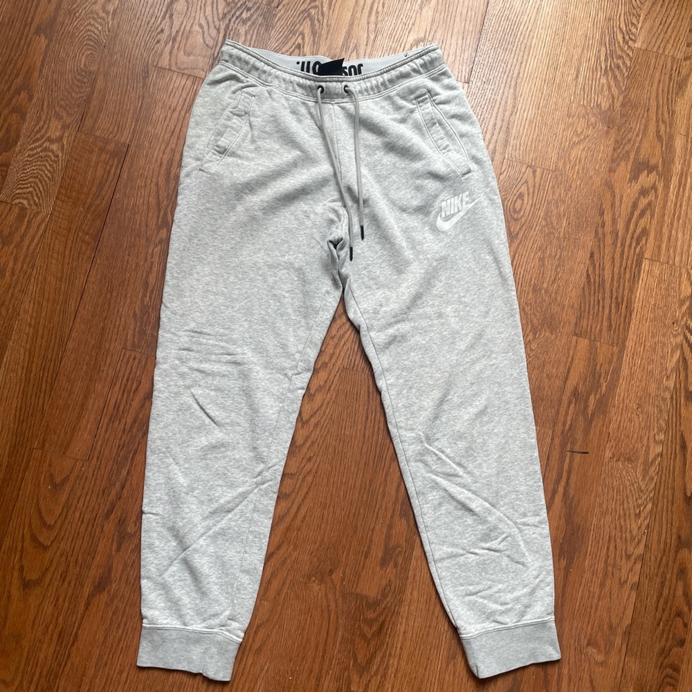 Nike Light Gray Women’s Fleece Pants